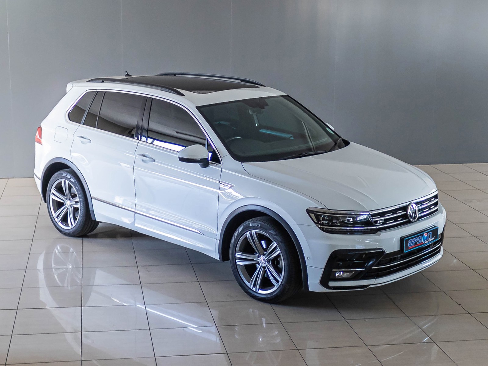 Volkswagen Tiguan Tiguan TIGUAN 2.0 TDI COMFORTLINE R-Line 4/MOT DSG ...