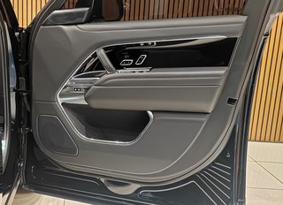 2025 Land Rover Range Rover 4.4 HSE (P530) - photo 2