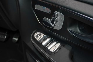 2024 Mercedes-Benz V300d Avantgarde AMG Line - photo 11