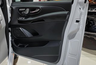 2025 Mercedes-Benz V300d Exclusive - photo 2