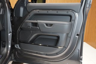 2026 Land Rover 110 Octa - photo 12