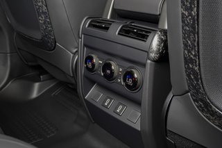 2026 Land Rover 110 Octa - photo 15