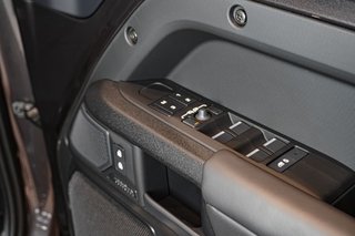 2026 Land Rover 110 Octa - photo 18