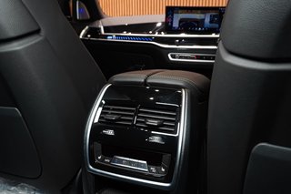 2026 BMW M60i - photo 12
