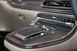 2026 Mercedes-Benz V300d Exclusive - photo 4