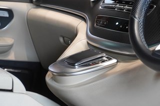 2024 Mercedes-Benz V300d Exclusive AMG Line - photo 6