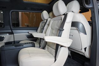 2024 Mercedes-Benz V300d Exclusive AMG Line - photo 12
