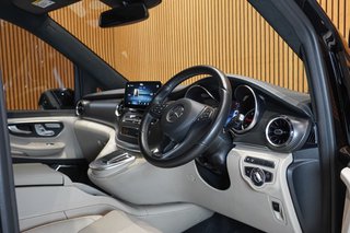 2024 Mercedes-Benz V300d Exclusive AMG Line - photo 3