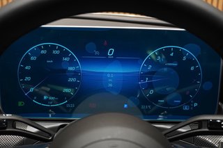 2025 Mercedes-Benz C200 AMG Line - photo 6