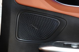 2025 Mercedes-Benz C200 AMG Line - photo 13