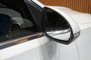 2025 Mercedes-Benz C200 AMG Line - photo 17