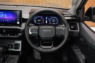 2026 Toyota 2.8GD-6 Double Cab Legend 4x4 - photo 2