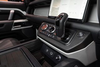2025 Land Rover Defender D300 HSE X-DYNAMIC - photo 4