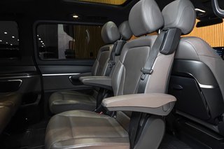 2022 Mercedes-Benz V300d Exclusive AMG Line - photo 9
