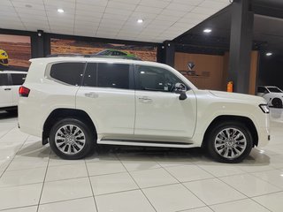 2025 Toyota Land Cruiser LANDCRUISER 300 V6 3.3D ZX - photo 3