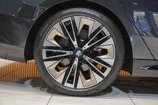2024 BMW 5 Series 520d M SPORT - photo 4