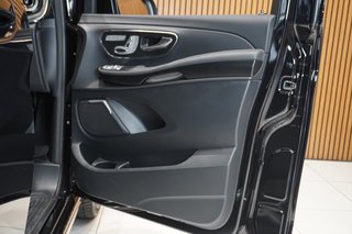 2026 Mercedes-Benz V300d Exclusive - photo 2