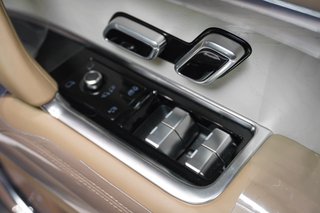 2026 Land Rover P615 SV - photo 6