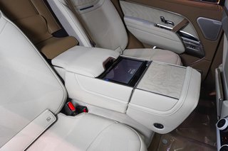 2026 Land Rover P615 SV - photo 8