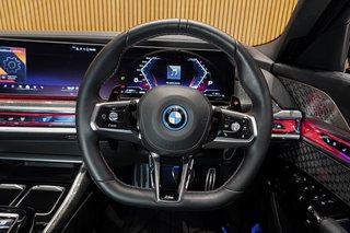 2024 BMW M760e xDrive - photo 6