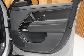 2026 Land Rover D350 Autobiography - photo 10