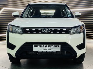 2022 Mahindra XUV300 1.5D (W6) - photo 2