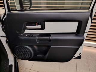 2011 Toyota Land Cruiser L/CRUISER FJ 4.0 V6 CRUISER - photo 6