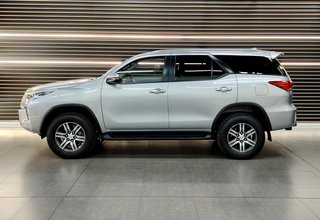2021 Toyota Fortuner 2.4GD-6 R/B A/T - photo 2