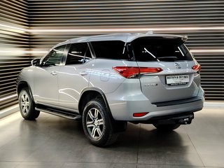 2021 Toyota Fortuner 2.4GD-6 R/B A/T - photo 4