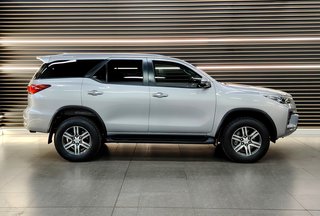 2021 Toyota Fortuner 2.4GD-6 R/B A/T - photo 18