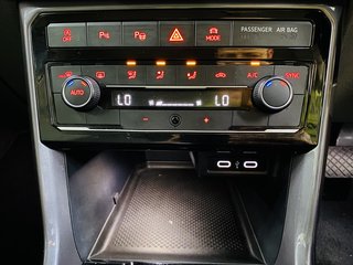 2020 Volkswagen T-Cross 1.5 TSI R-LINE DSG - photo 10