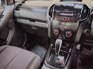 2022 Isuzu D-Max 250 HO HI-RIDE A/T D/C P/U - photo 10