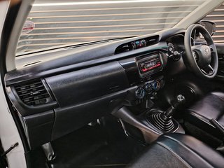 2022 Toyota Hilux 2.4 GD S A/C P/U S/C - photo 9