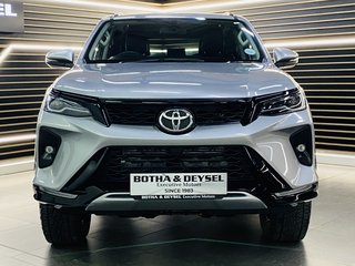 2023 Toyota Fortuner 2.4GD-6 R/B A/T - photo 2
