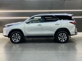 2023 Toyota Fortuner 2.4GD-6 R/B A/T - photo 6