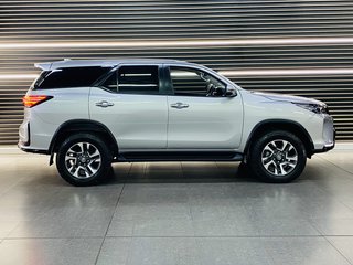 2023 Toyota Fortuner 2.4GD-6 R/B A/T - photo 1
