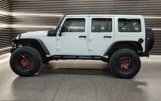 2014 Jeep Wrangler UNLTD SAHARA 3.6L V6 A/T - photo 2
