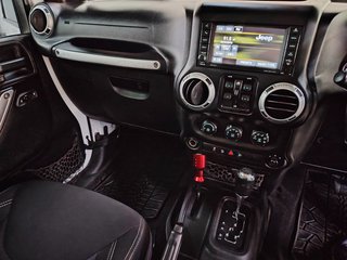 2014 Jeep Wrangler UNLTD SAHARA 3.6L V6 A/T - photo 10