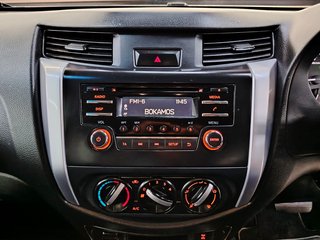 2022 Nissan Navara 2.5DDTI SE PLUS A/T D/C P/U - photo 2
