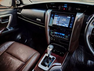 2018 Toyota Fortuner 2.8GD-6 R/B A/T - photo 2