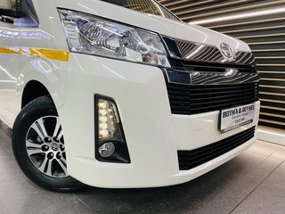 2021 Toyota Quantum 2.8 GL SLWB 14 SEAT - photo 2