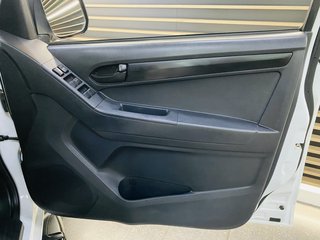 2021 Isuzu D-Max 250 HO HI-RIDE A/T D/C P/U - photo 2