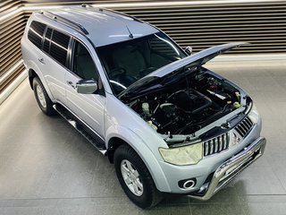 2010 Mitsubishi Pajero Sport 3.2 Di-D GLS A/T - photo 4
