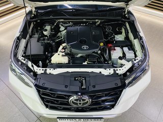 2021 Toyota Fortuner 2.8 GD-6 4X4 VX A/T - photo 5