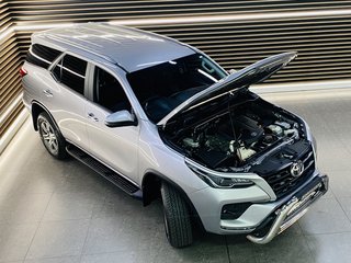 Toyota FORTUNER 2.4GD-6 R/B A/T - photo 4