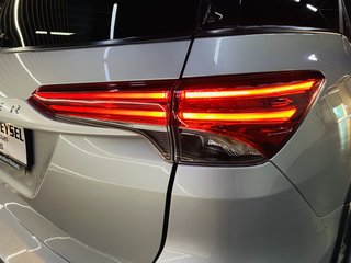 Toyota FORTUNER 2.4GD-6 R/B A/T - photo 3