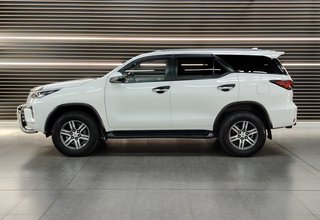 2021 Toyota Fortuner 2.4GD-6 R/B A/T - photo 2