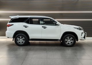 2021 Toyota Fortuner 2.4GD-6 R/B A/T - photo 13