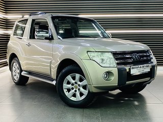 2011 Mitsubishi Pajero 3.2 Di-Dc GLS SWB A/T - photo 3