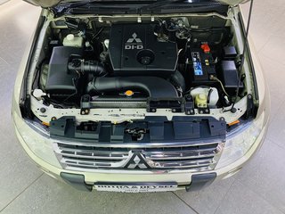 2011 Mitsubishi Pajero 3.2 Di-Dc GLS SWB A/T - photo 5